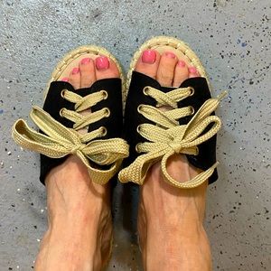 Comfy and adjustable Restricted sandals, size 6.5.